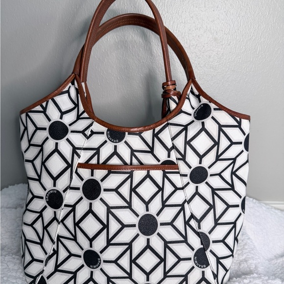 Brahmin - Picture 2 of 2